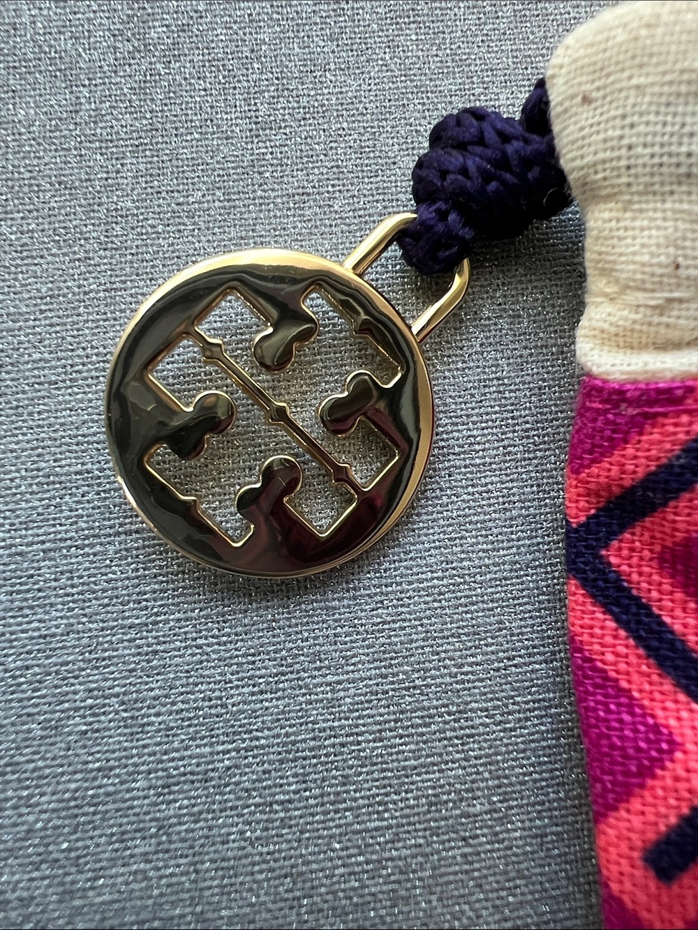 Tory Burch | Natural Canvas Dust Bag Pink & Navy Geometric Trim Size 6.5” x 8.5” - Picture 2 of 10